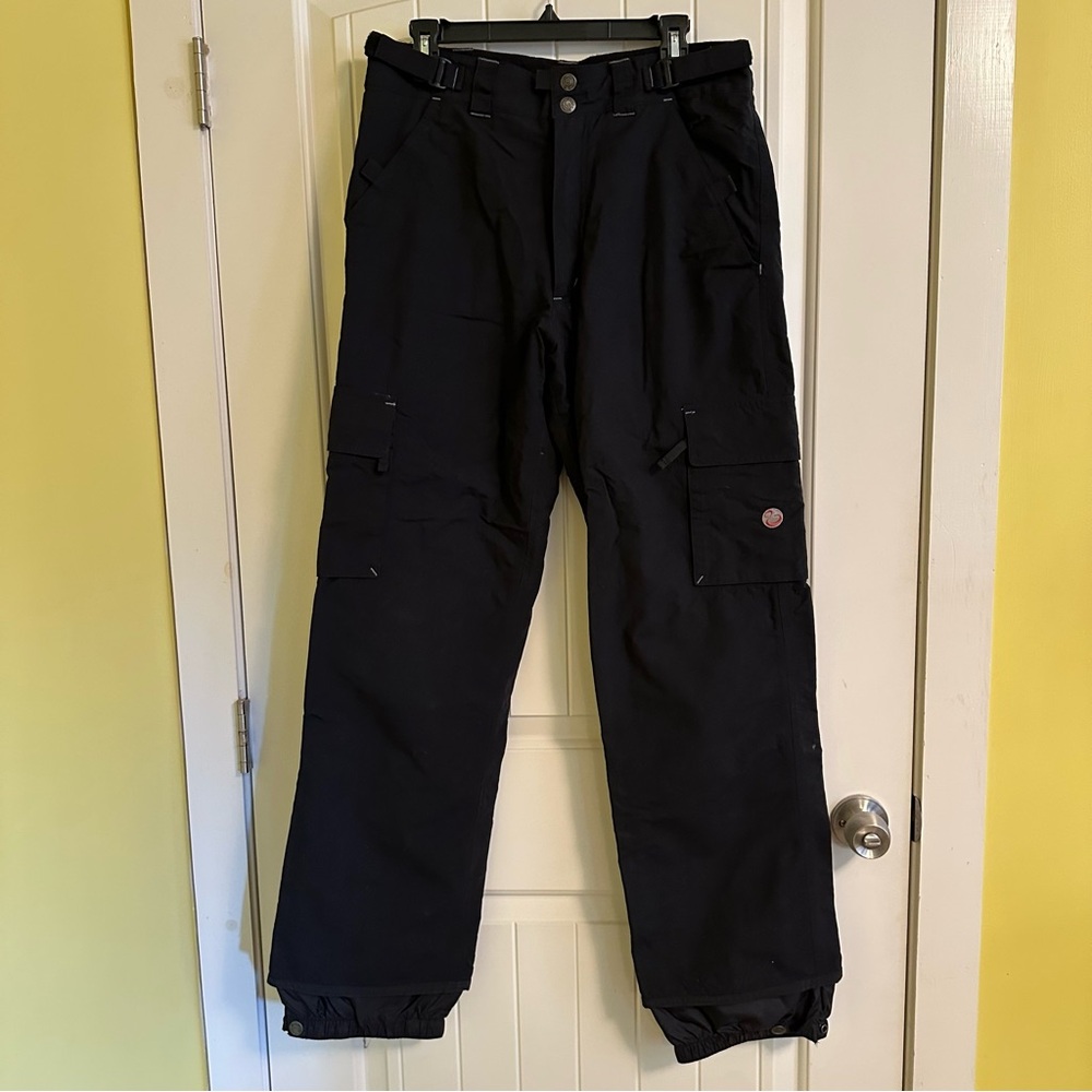 Burton Bio-Lite women’s black snowboard ski cargo pant. Barely worn. Medium.